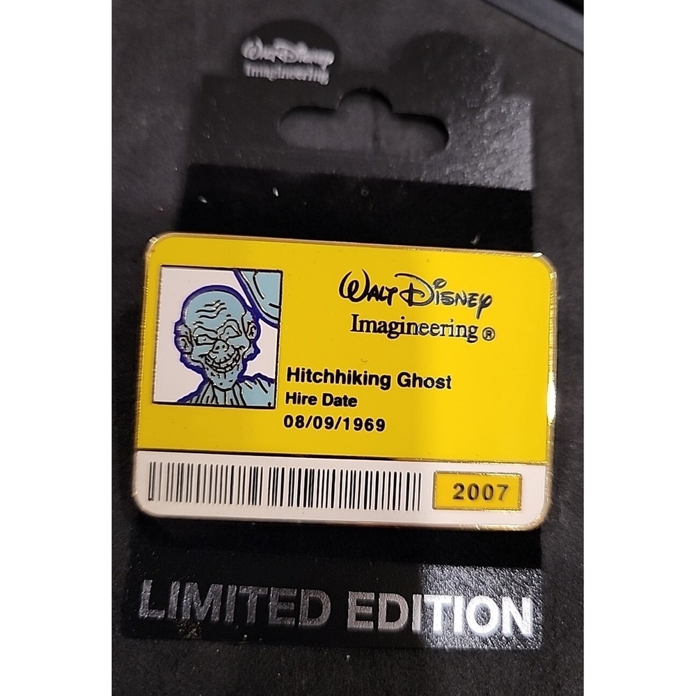 Disney Pin Haunted Mansion Hitchhiking Ghost Ezra WDI Cast ID Badge LE 300 54543